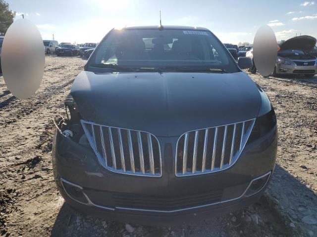 2LMDJ6JK4DBL42055 - 2013 LINCOLN MKX BLUE photo 5