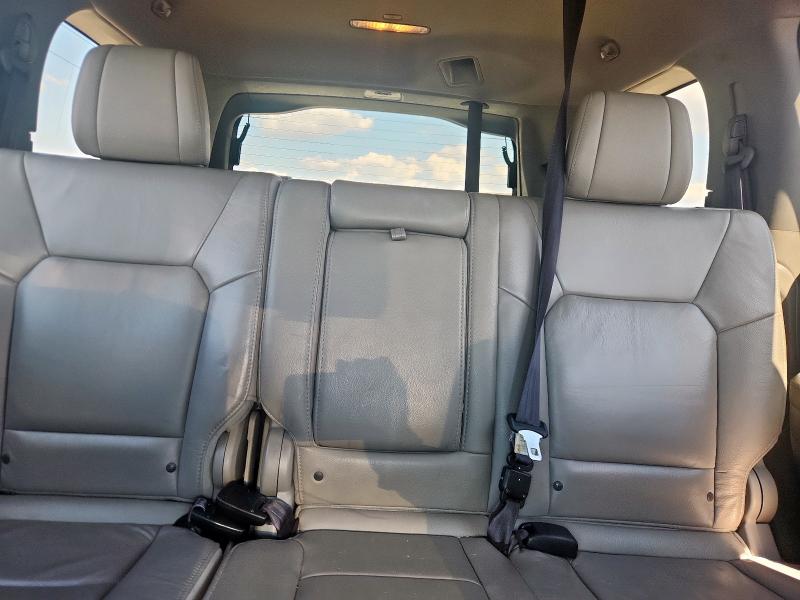 5FNYF3H56FB003692 - 2015 HONDA PILOT EXL WHITE photo 10