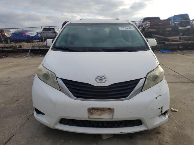 5TDKK3DC9BS044636 - 2011 TOYOTA SIENNA LE WHITE photo 5