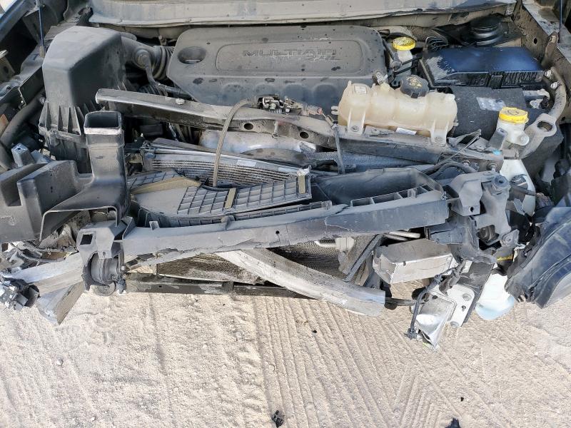 1C4PJLCB8KD284659 - 2019 JEEP CHEROKEE LATITUDE BLACK photo 11