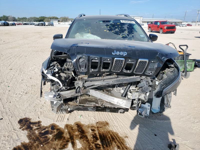 1C4PJLCB8KD284659 - 2019 JEEP CHEROKEE LATITUDE BLACK photo 5