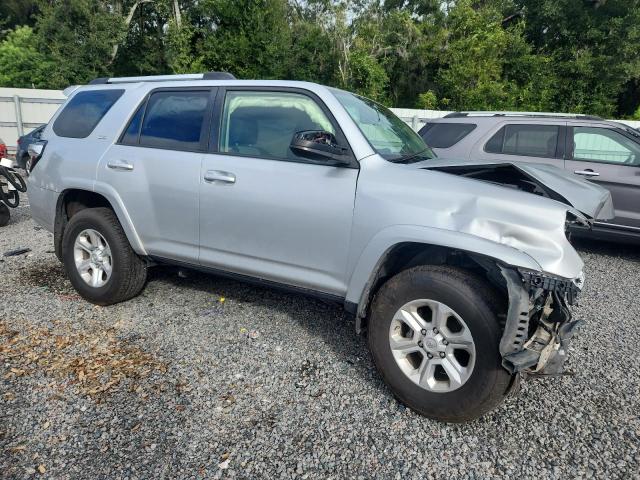 JTEEU5JR0M5229867 - 2021 TOYOTA 4RUNNER SR5 SILVER photo 4