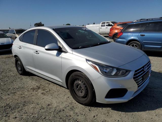 3KPC24A62LE113171 - 2020 HYUNDAI ACCENT SE SILVER photo 4