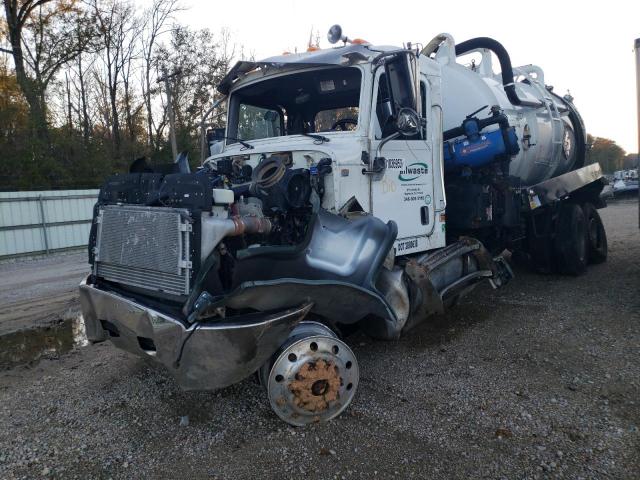 2NP3LJ0X6JM489184 - 2018 PETERBILT 348 WHITE photo 9