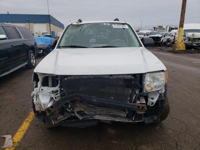 1FMCU0D7XBKC18815 - 2011 FORD ESCAPE XLT WHITE photo 5