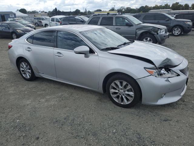 JTHBW1GG4D2013925 - 2013 LEXUS ES 300H SILVER photo 4
