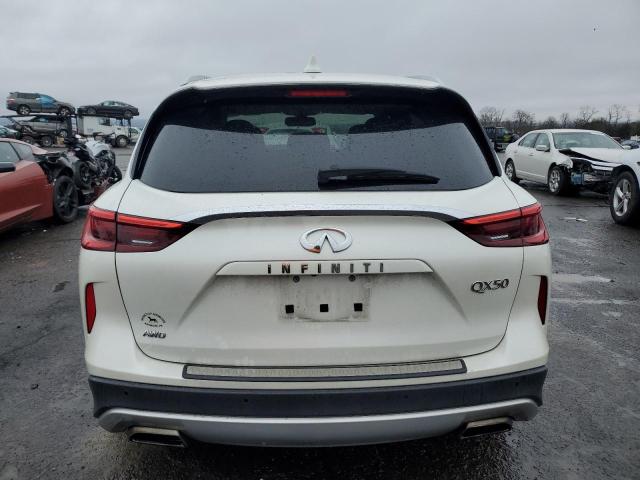 3PCAJ5M30KF110747 - 2019 INFINITI QX50 ESSENTIAL WHITE photo 6