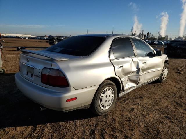 1HGCD5685TA107461 - 1996 HONDA ACCORD DX 25TH ANNIVERSARY SILVER photo 3