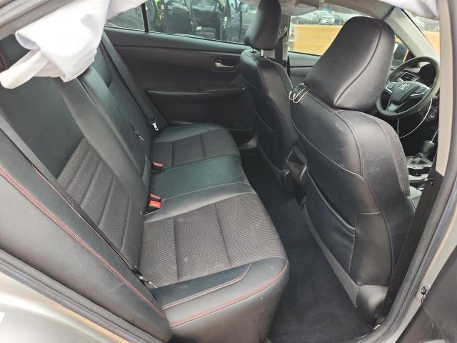 4T1BF1FK9HU340155 - 2017 TOYOTA CAMRY LE 银色 照片 10