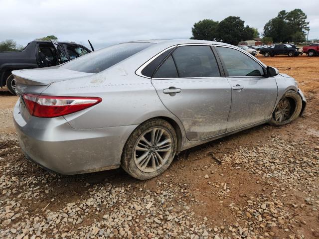 4T1BF1FK9HU340155 - 2017 TOYOTA CAMRY LE 银色 照片 3