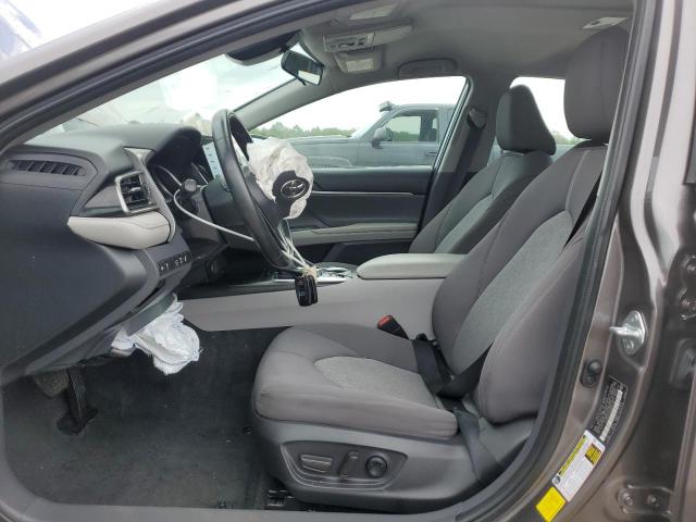 4T1C31AK2NU587467 - 2022 TOYOTA CAMRY LE GRAY photo 7