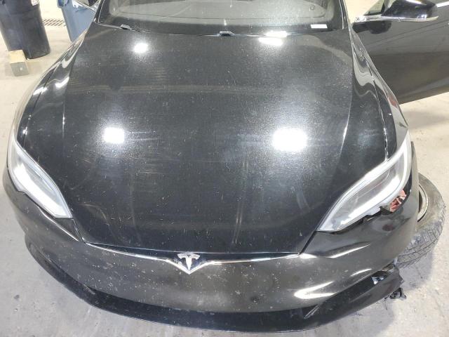 5YJSA1E4XGF144304 - 2016 TESLA MODEL S Schwarz Foto 11