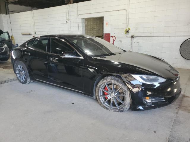 5YJSA1E4XGF144304 - 2016 TESLA MODEL S Schwarz Foto 4