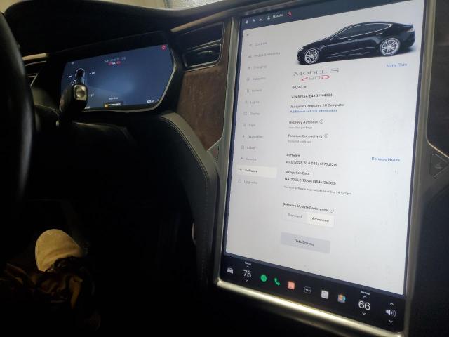 5YJSA1E4XGF144304 - 2016 TESLA MODEL S Schwarz Foto 9