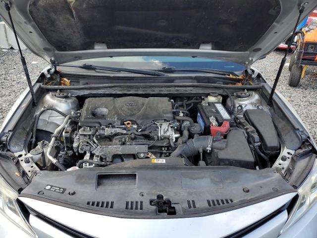 4T1B11HK5JU501702 - 2018 TOYOTA CAMRY L SILVER photo 11