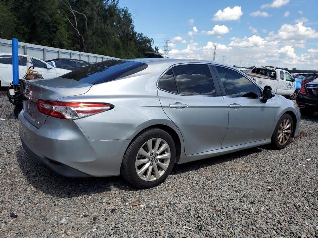 4T1B11HK5JU501702 - 2018 TOYOTA CAMRY L SILVER photo 3