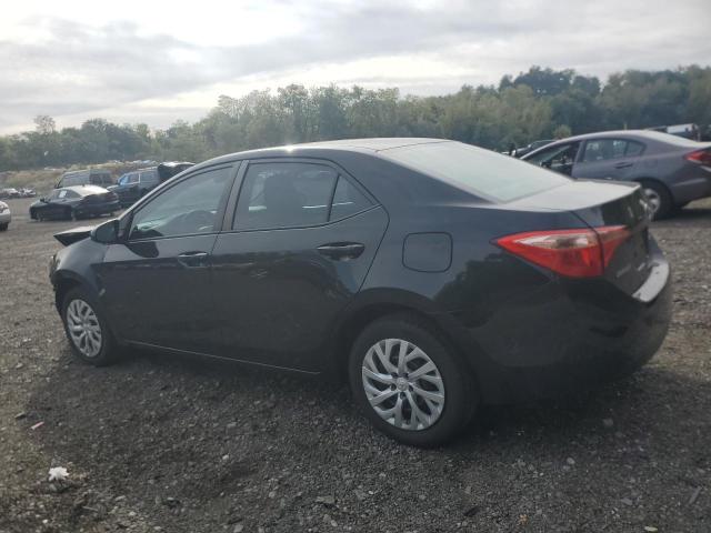 5YFBURHE6JP850045 - 2018 TOYOTA COROLLA L Czarny zdjęcie 2