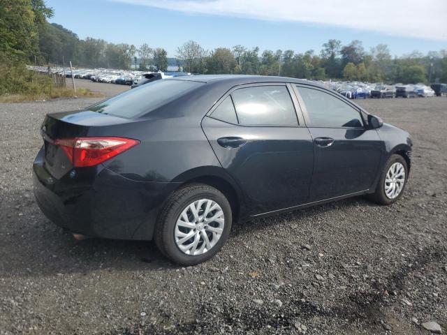 5YFBURHE6JP850045 - 2018 TOYOTA COROLLA L Czarny zdjęcie 3