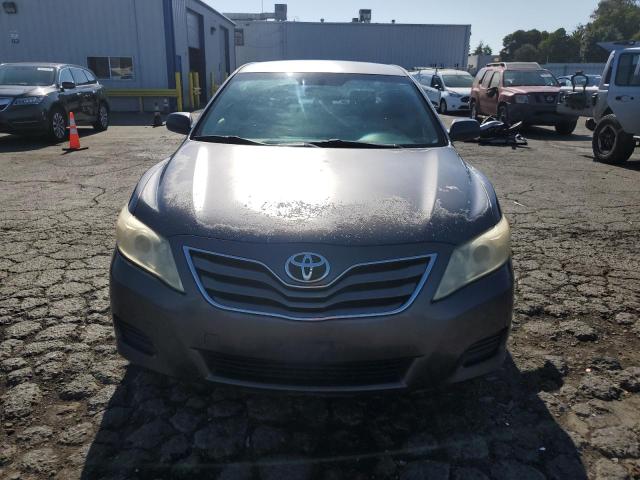 JTNBF3EK6B3011360 - 2011 TOYOTA CAMRY BASE GRAY photo 5