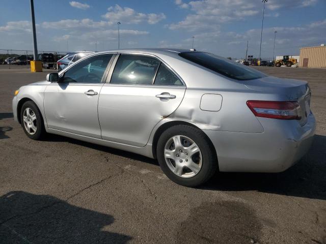 4T4BF3EK5AR059530 - 2010 TOYOTA CAMRY BASE Күміс фото 2