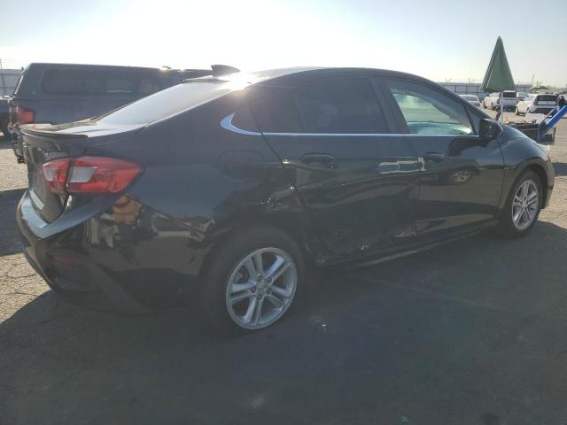 1G1BE5SM5J7213812 - 2018 CHEVROLET CRUZE LT შავი ფოტო 3