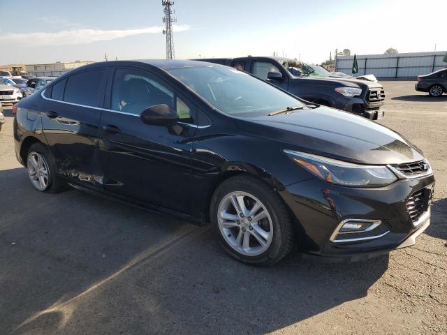 1G1BE5SM5J7213812 - 2018 CHEVROLET CRUZE LT შავი ფოტო 4