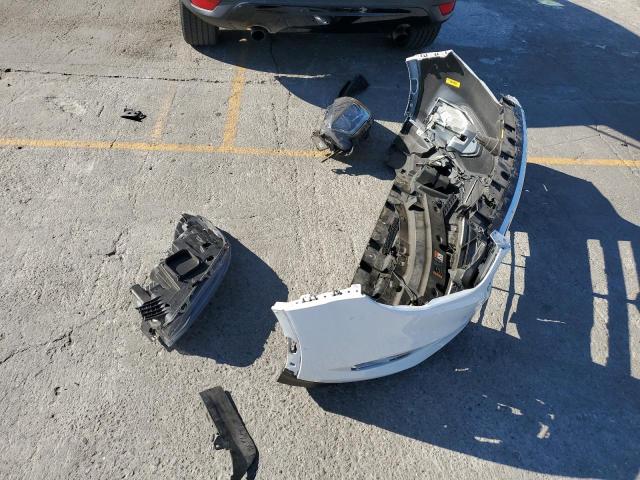 1FMCU9GD3KUC21646 - 2019 FORD ESCAPE SE أبيض صورة 13