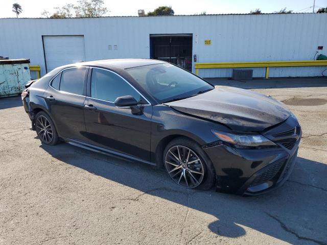 4T1G11AK5NU697808 - 2022 TOYOTA CAMRY SE BLACK photo 4
