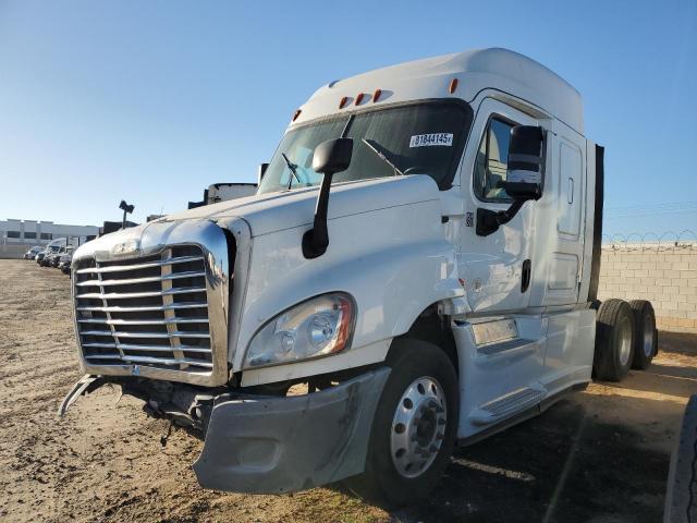 1FUJGLBG0FLGD5147 - 2015 FREIGHTLINER CASCADIA Սպիտակ լուսանկար 2