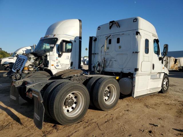 1FUJGLBG0FLGD5147 - 2015 FREIGHTLINER CASCADIA Սպիտակ լուսանկար 4