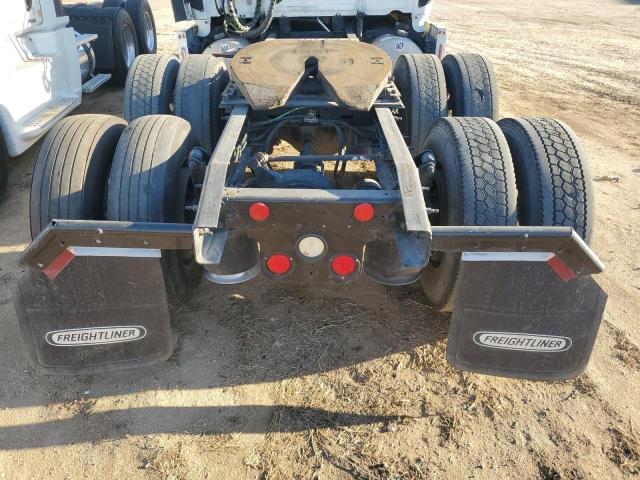 1FUJGLBG0FLGD5147 - 2015 FREIGHTLINER CASCADIA Սպիտակ լուսանկար 9