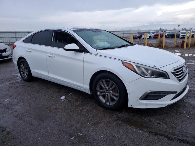 5NPE24AF4FH049644 - 2015 HYUNDAI SONATA SE WHITE photo 4