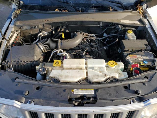 1C4PJMAK0CW147634 - 2012 JEEP LIBERTY SPORT Silber Foto 12