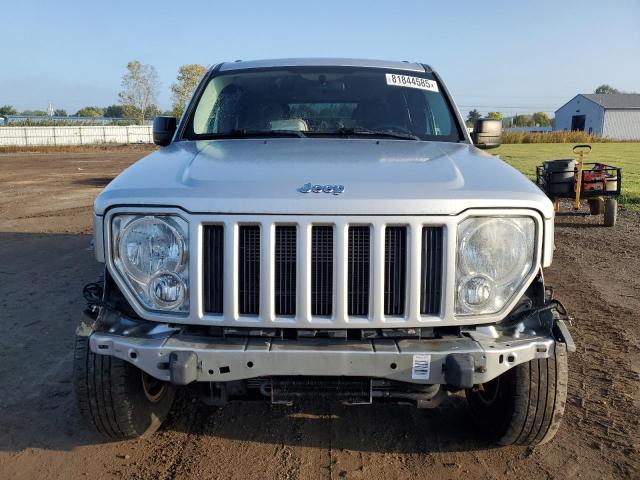 1C4PJMAK0CW147634 - 2012 JEEP LIBERTY SPORT Silber Foto 5