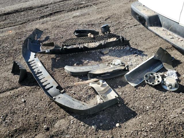 1GCFG15X981120516 - 2008 CHEVROLET EXPRESS G1 WHITE photo 13