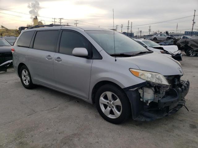 5TDKK3DC0CS274308 - 2012 TOYOTA SIENNA LE SILVER photo 4