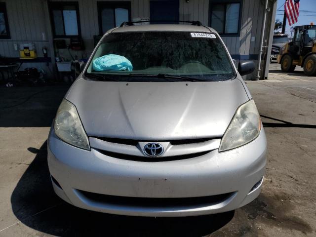 5TDBK23C18S019900 - 2008 TOYOTA SIENNA LE SILVER photo 5