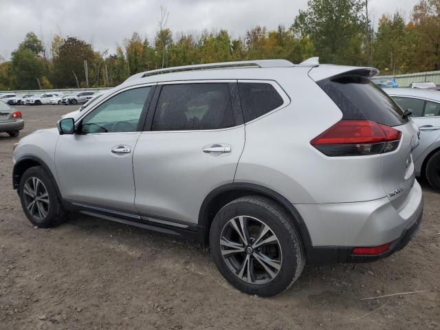 5N1AT2MV8JC745023 - 2018 NISSAN ROGUE S 银色 照片 2