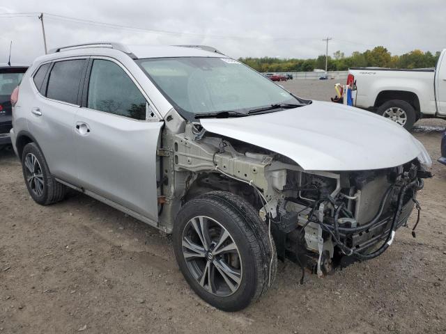 5N1AT2MV8JC745023 - 2018 NISSAN ROGUE S 银色 照片 4