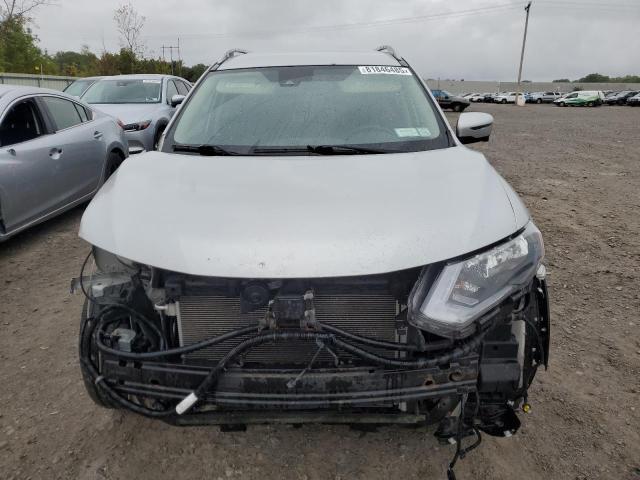 5N1AT2MV8JC745023 - 2018 NISSAN ROGUE S 银色 照片 5
