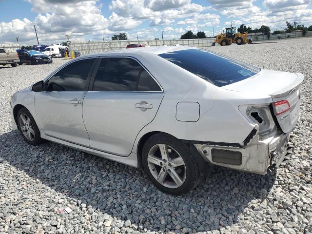 4T1BF1FK8CU107554 - 2012 TOYOTA CAMRY BASE SILVER photo 2