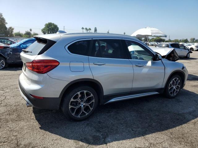 WBXJG7C04M5U33823 - 2021 BMW X1 SDRIVE28I SILVER photo 3