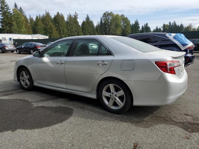 4T1BF1FK2EU857146 - 2014 TOYOTA CAMRY L SILVER photo 2