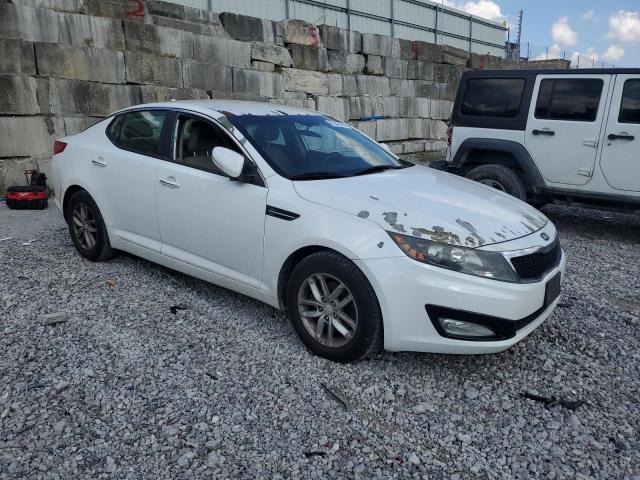 5XXGM4A76DG137857 - 2013 KIA OPTIMA LX WHITE photo 4