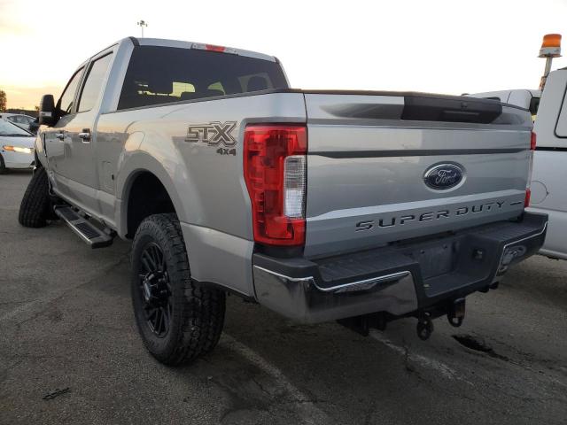 1FT7W2B63KEE88263 - 2019 FORD F250 SUPER DUTY SILVER photo 2