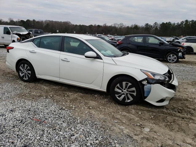 1N4BL4BV5KC156168 - 2019 NISSAN ALTIMA S WHITE photo 4