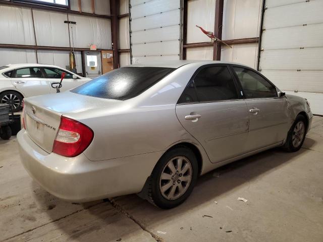 JTDBE30K930144471 - 2003 TOYOTA CAMRY LE SILVER photo 3