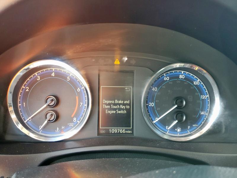 5YFBURHE6HP583922 - 2017 TOYOTA COROLLA L WHITE photo 9