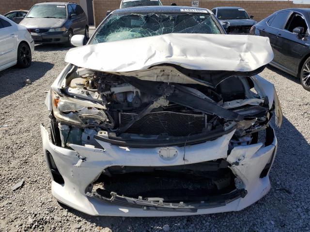 JTKJF5C77GJ021899 - 2016 TOYOTA SCION TC Weiß Foto 5