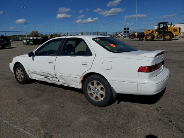 JT2BF22K9X0191616 - 1999 TOYOTA CAMRY LE WHITE photo 2